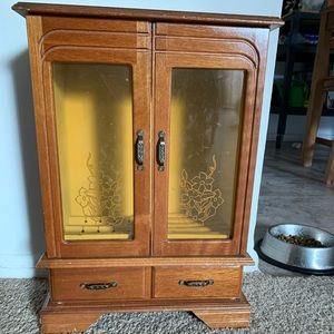 Small Upright Jewelry Box